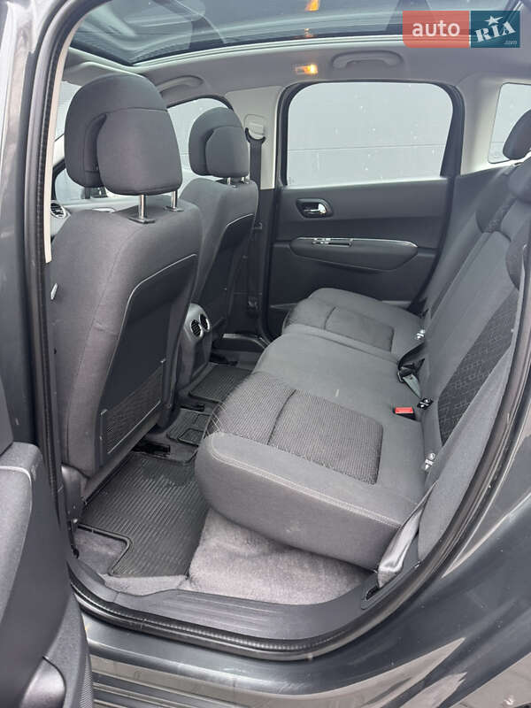 Позашляховик / Кросовер Peugeot 3008 2015 в Калуші