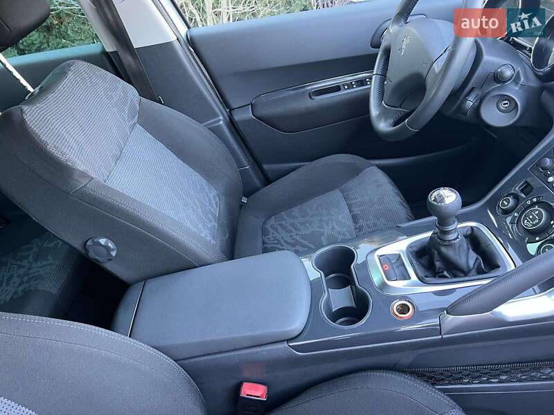 Позашляховик / Кросовер Peugeot 3008 2011 в Луцьку