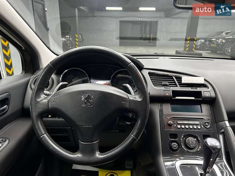 Позашляховик / Кросовер Peugeot 3008 2011 в Чернівцях