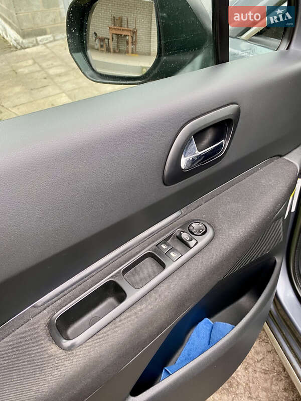 Внедорожник / Кроссовер Peugeot 3008 2011 в Згуровке