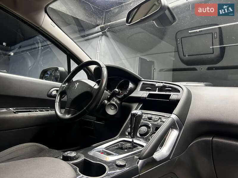 Позашляховик / Кросовер Peugeot 3008 2016 в Чернівцях