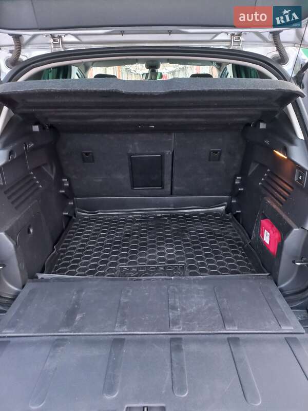 Позашляховик / Кросовер Peugeot 3008 2015 в Тернополі