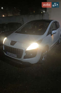 Внедорожник / Кроссовер Peugeot 3008 2013 в Черновцах