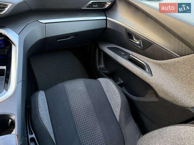 Внедорожник / Кроссовер Peugeot 3008 2018 в Тернополе фото 13 Внедорожник / Кроссовер Peugeot 3008 2018 в Тернополе