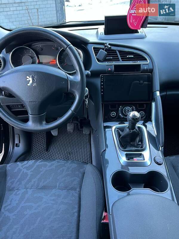 Позашляховик / Кросовер Peugeot 3008 2011 в Коломиї