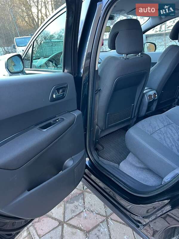 Позашляховик / Кросовер Peugeot 3008 2011 в Коломиї