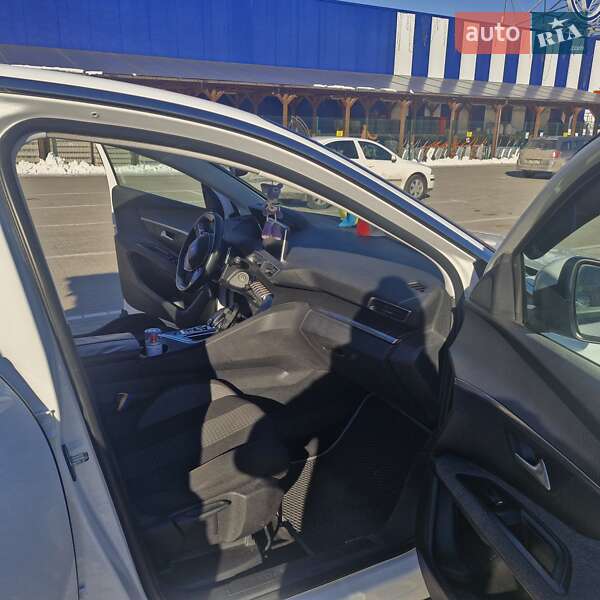 Внедорожник / Кроссовер Peugeot 3008 2017 в Староконстантинове