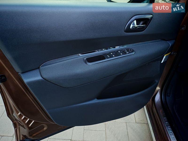 Внедорожник / Кроссовер Peugeot 3008 2013 в Стрые