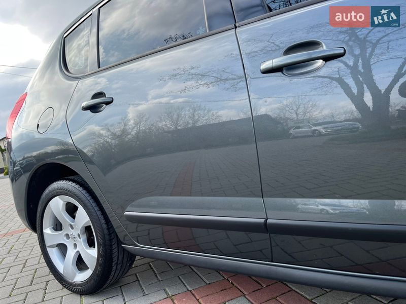 Внедорожник / Кроссовер Peugeot 3008 2011 в Золочеве