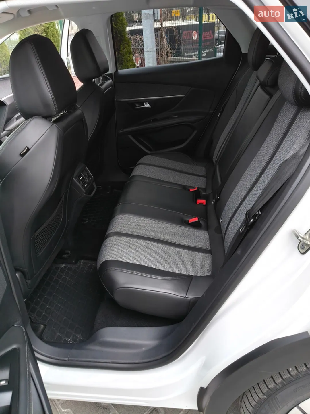 2017 Peugeot 3008 - мініатюра 16