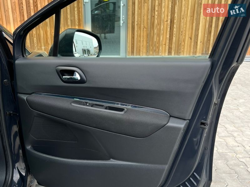 Внедорожник / Кроссовер Peugeot 3008 2011 в Львове