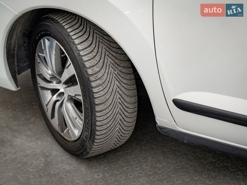 Внедорожник / Кроссовер Peugeot 3008 2016 в Киеве