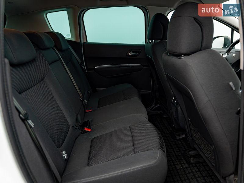 Внедорожник / Кроссовер Peugeot 3008 2016 в Киеве