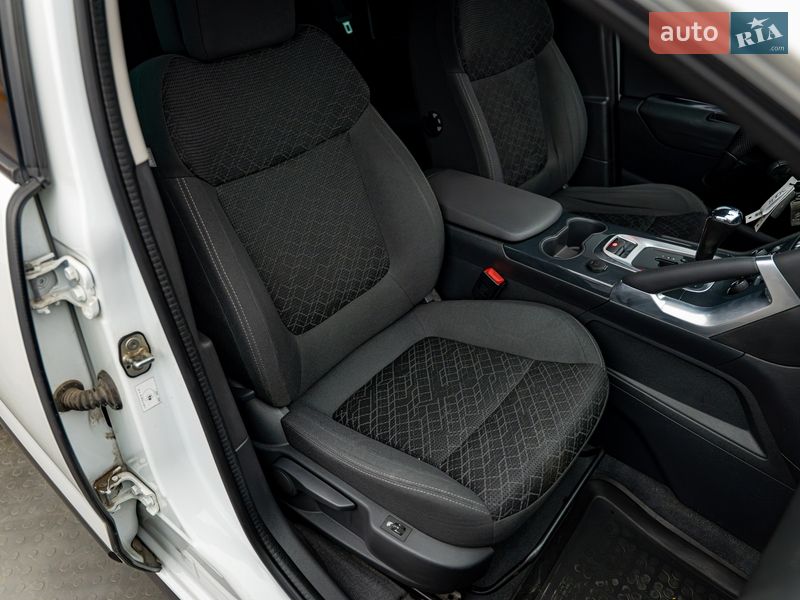 Внедорожник / Кроссовер Peugeot 3008 2016 в Киеве