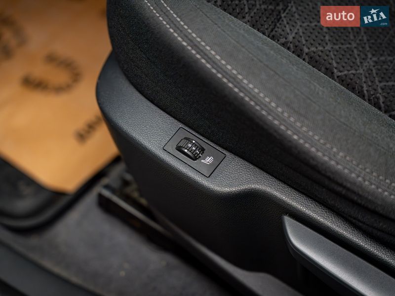 Внедорожник / Кроссовер Peugeot 3008 2016 в Киеве