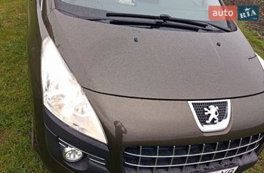 Позашляховик / Кросовер Peugeot 3008 2010 в Золочеві