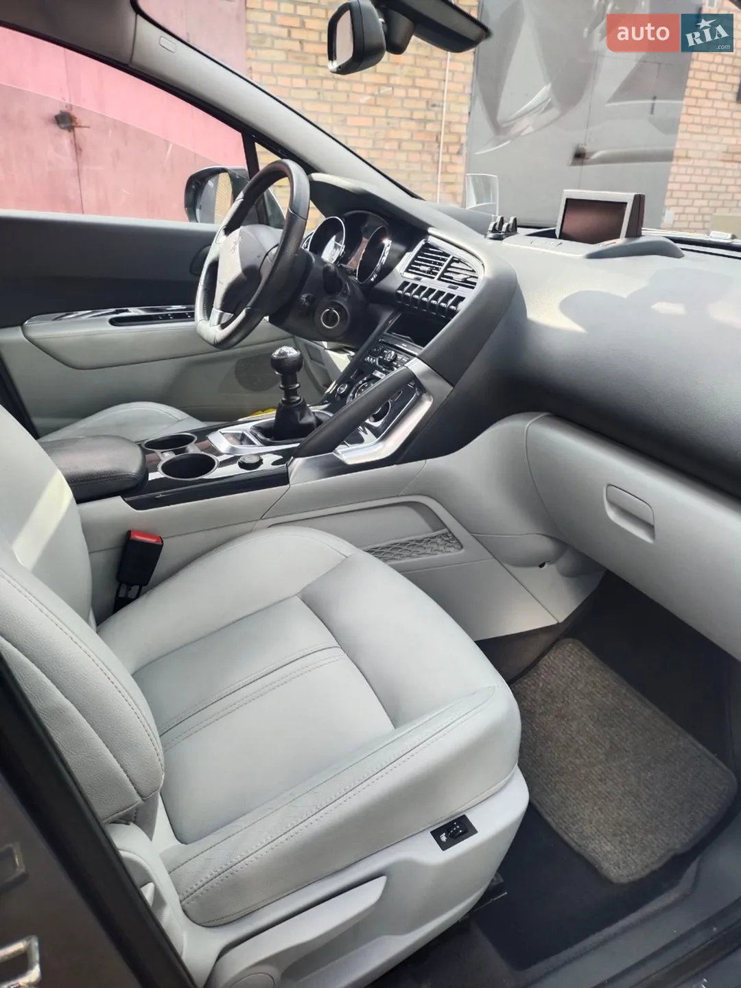 2011 Peugeot 3008 - мініатюра 11