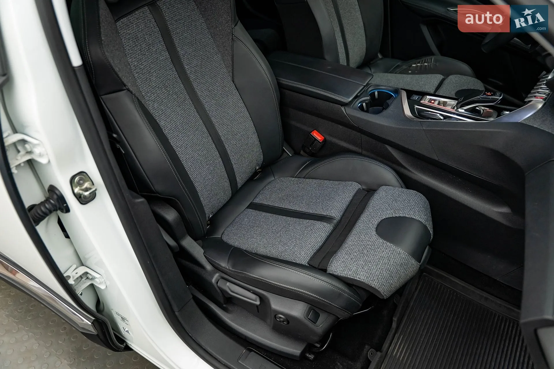 2019 Peugeot 3008 - мініатюра 23