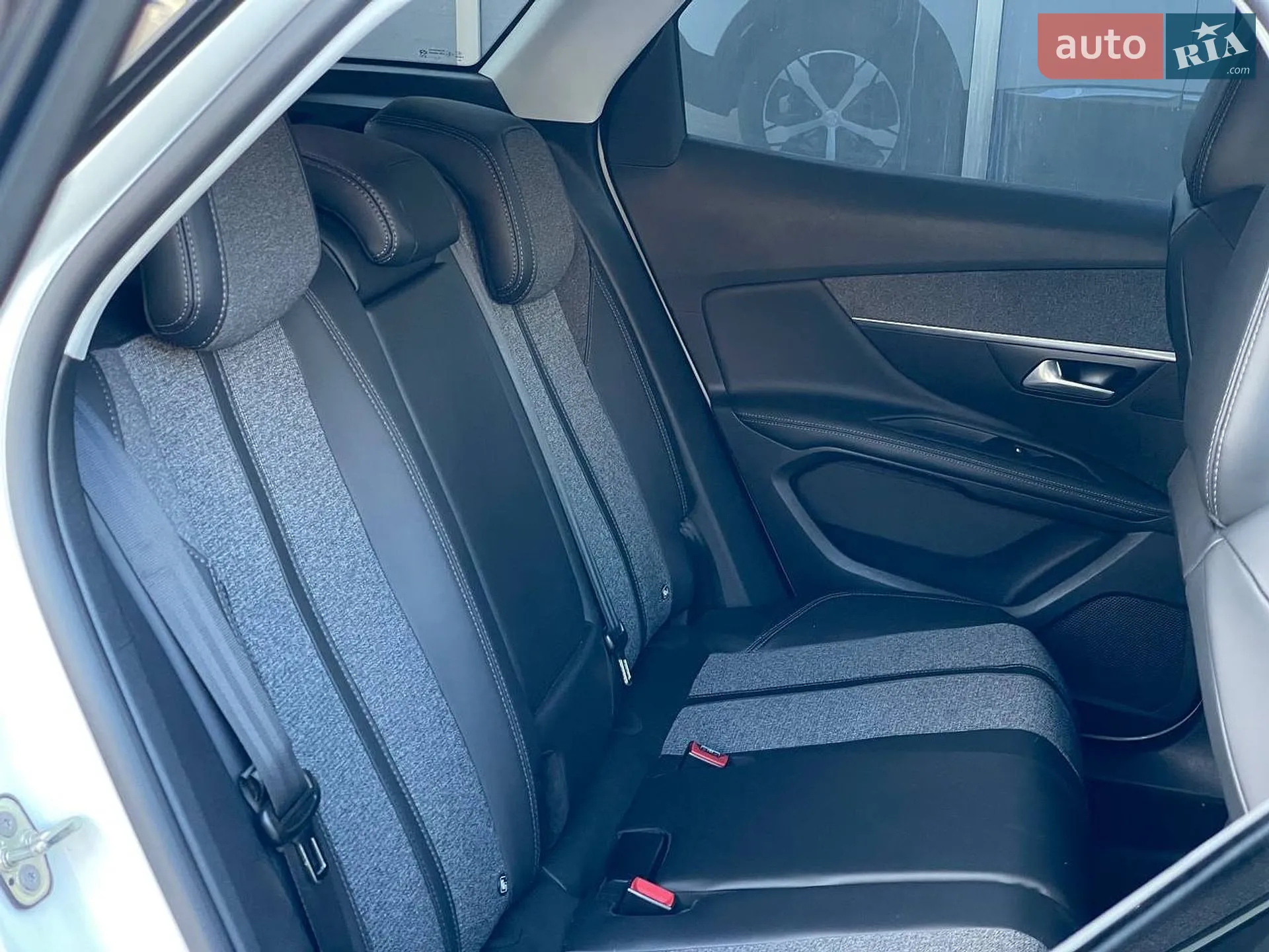 2017 Peugeot 3008 - мініатюра 17