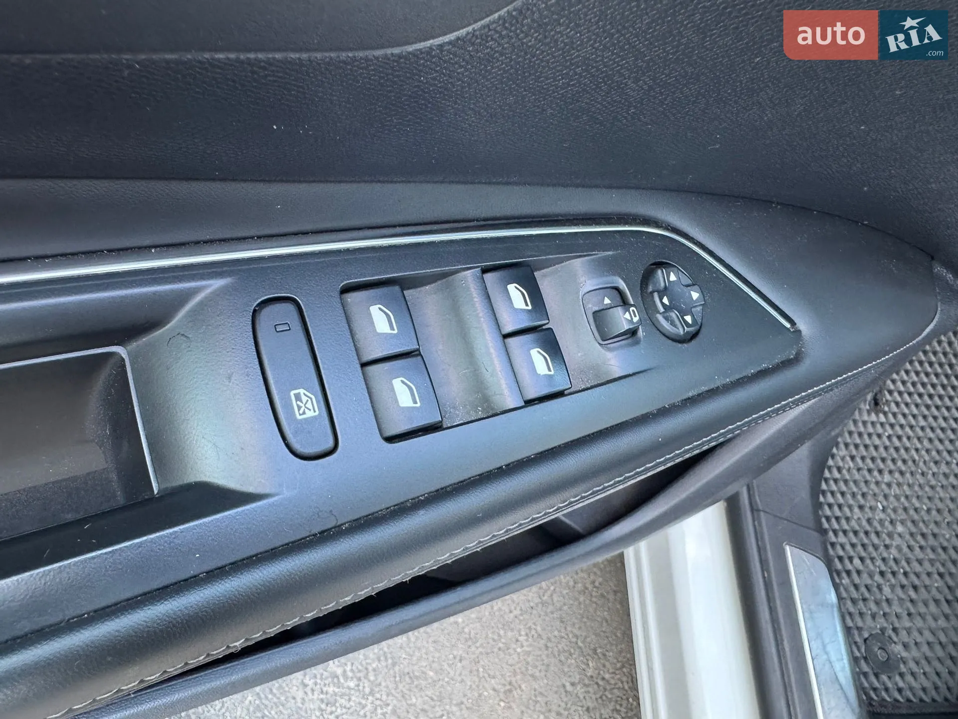 2017 Peugeot 3008 - мініатюра 18