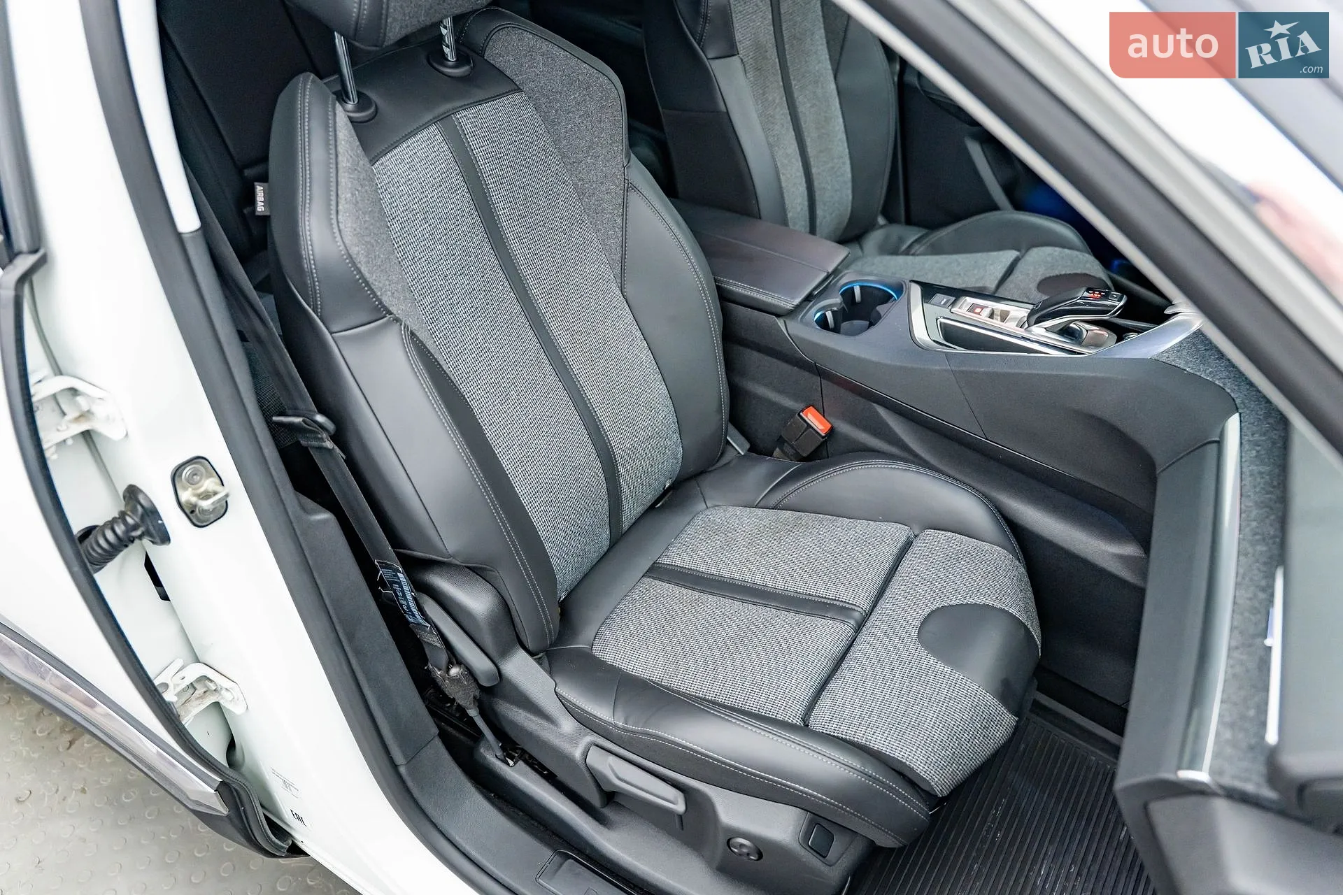 2018 Peugeot 3008 - мініатюра 28