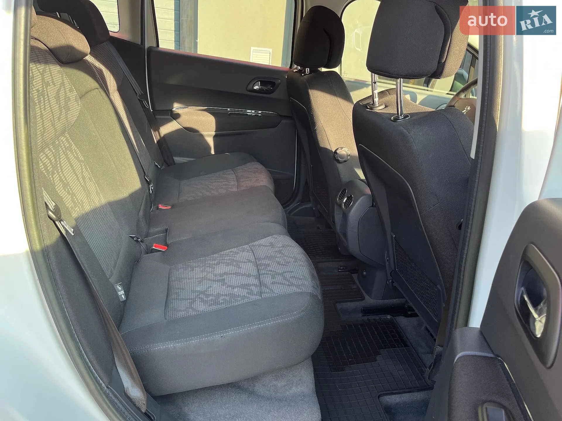 2011 Peugeot 3008 - мініатюра 24