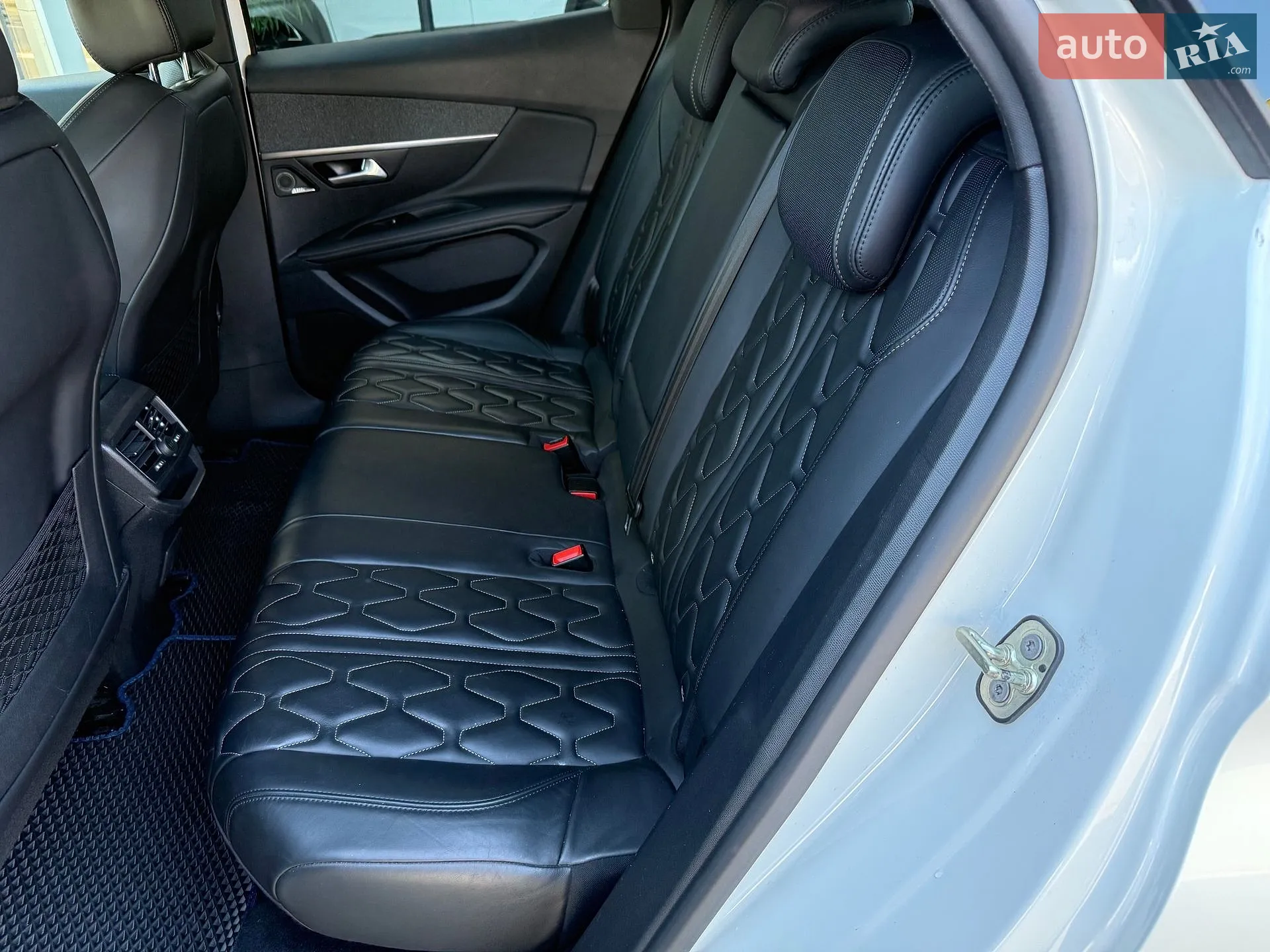 2018 Peugeot 3008 - мініатюра 16