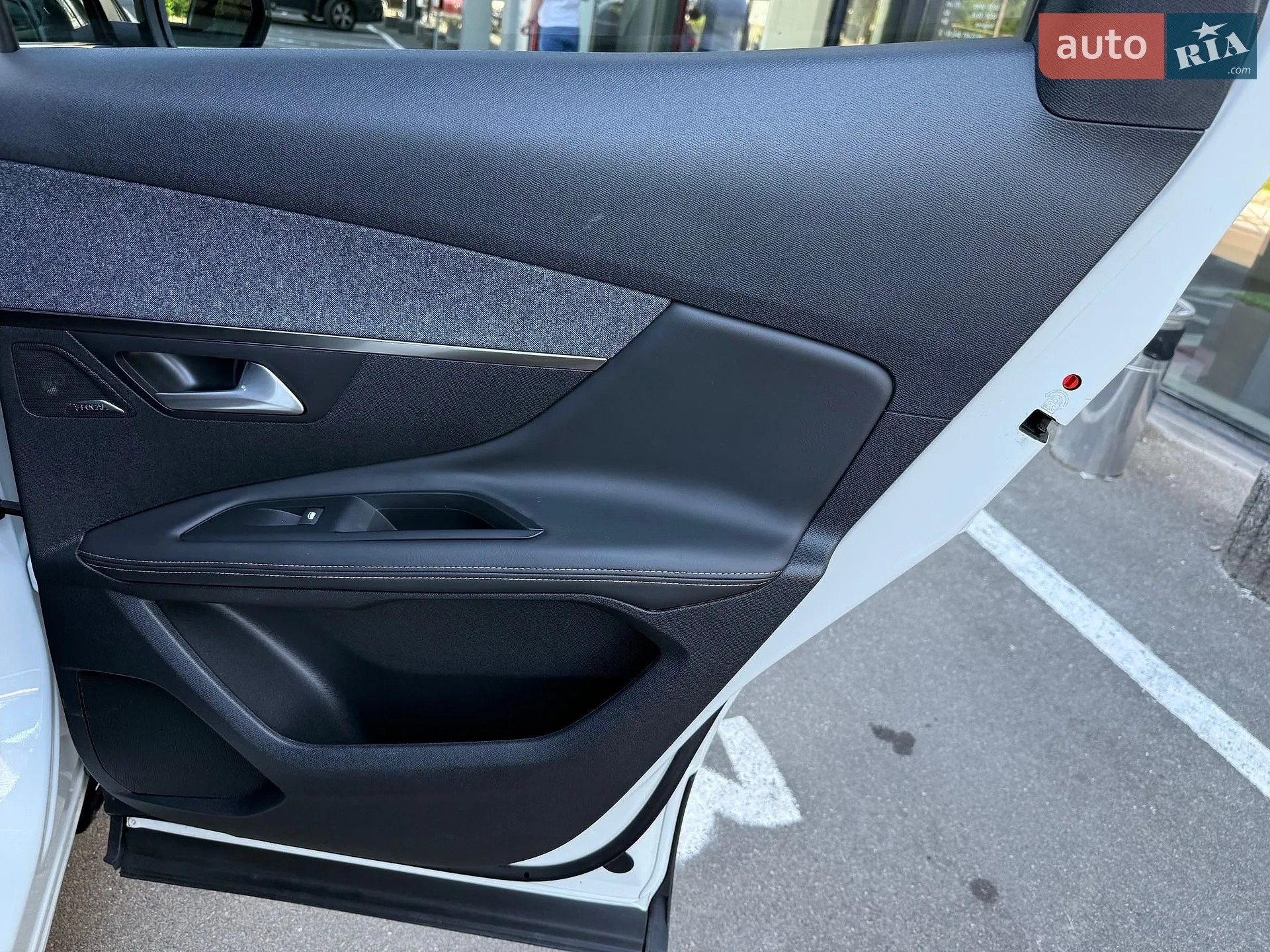 2018 Peugeot 3008 - мініатюра 18