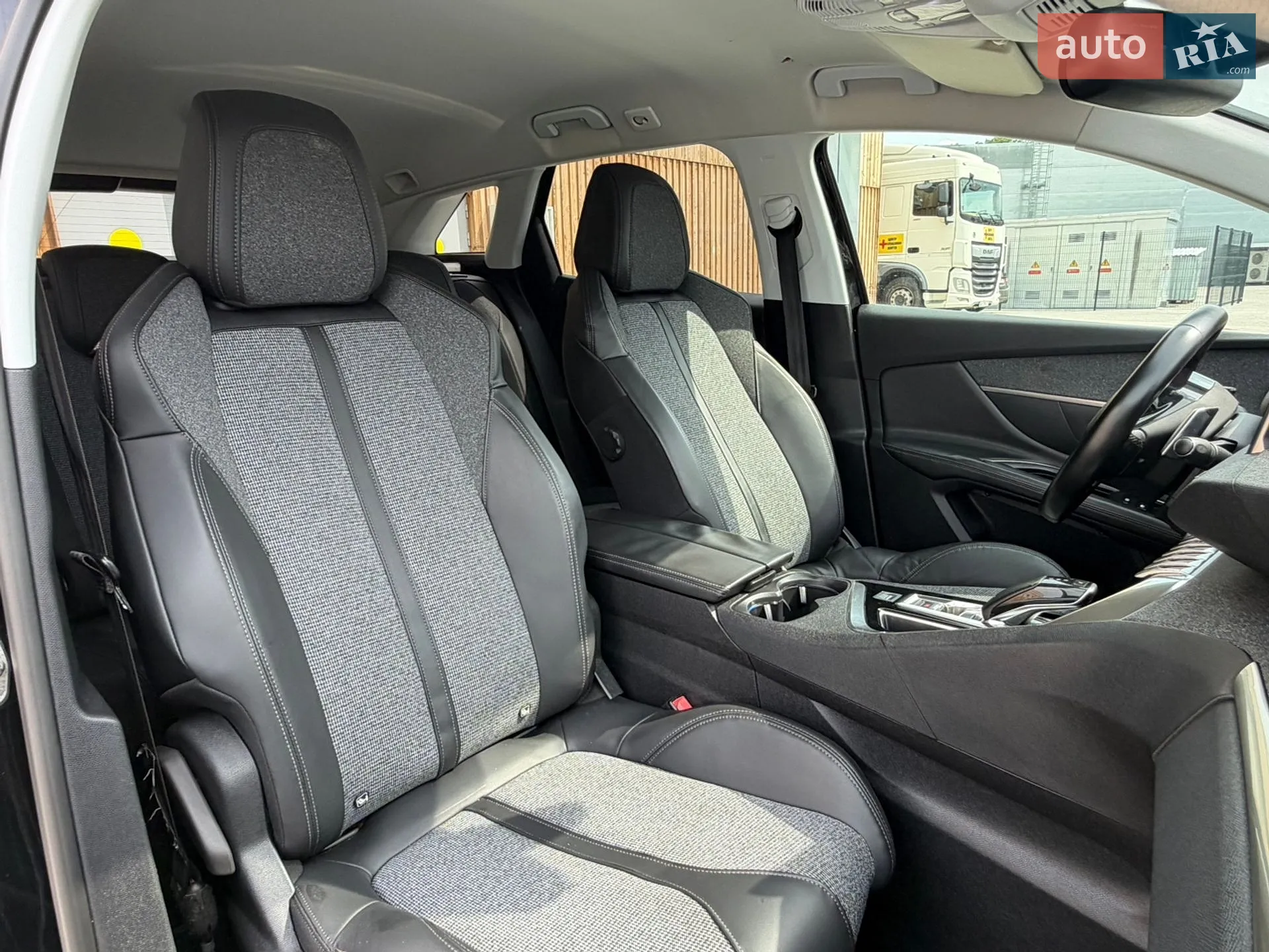 2017 Peugeot 3008 - мініатюра 28