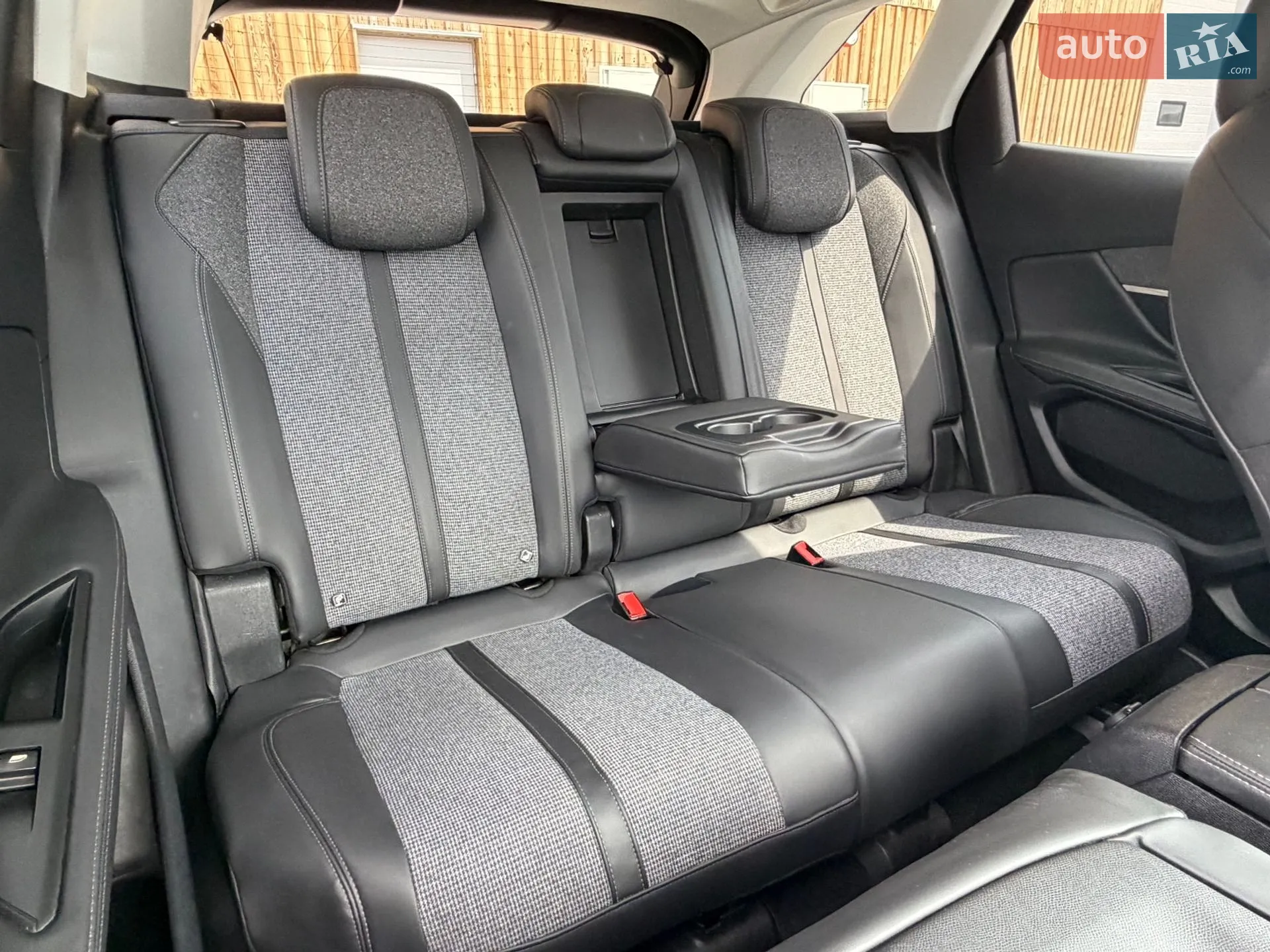 2017 Peugeot 3008 - мініатюра 30