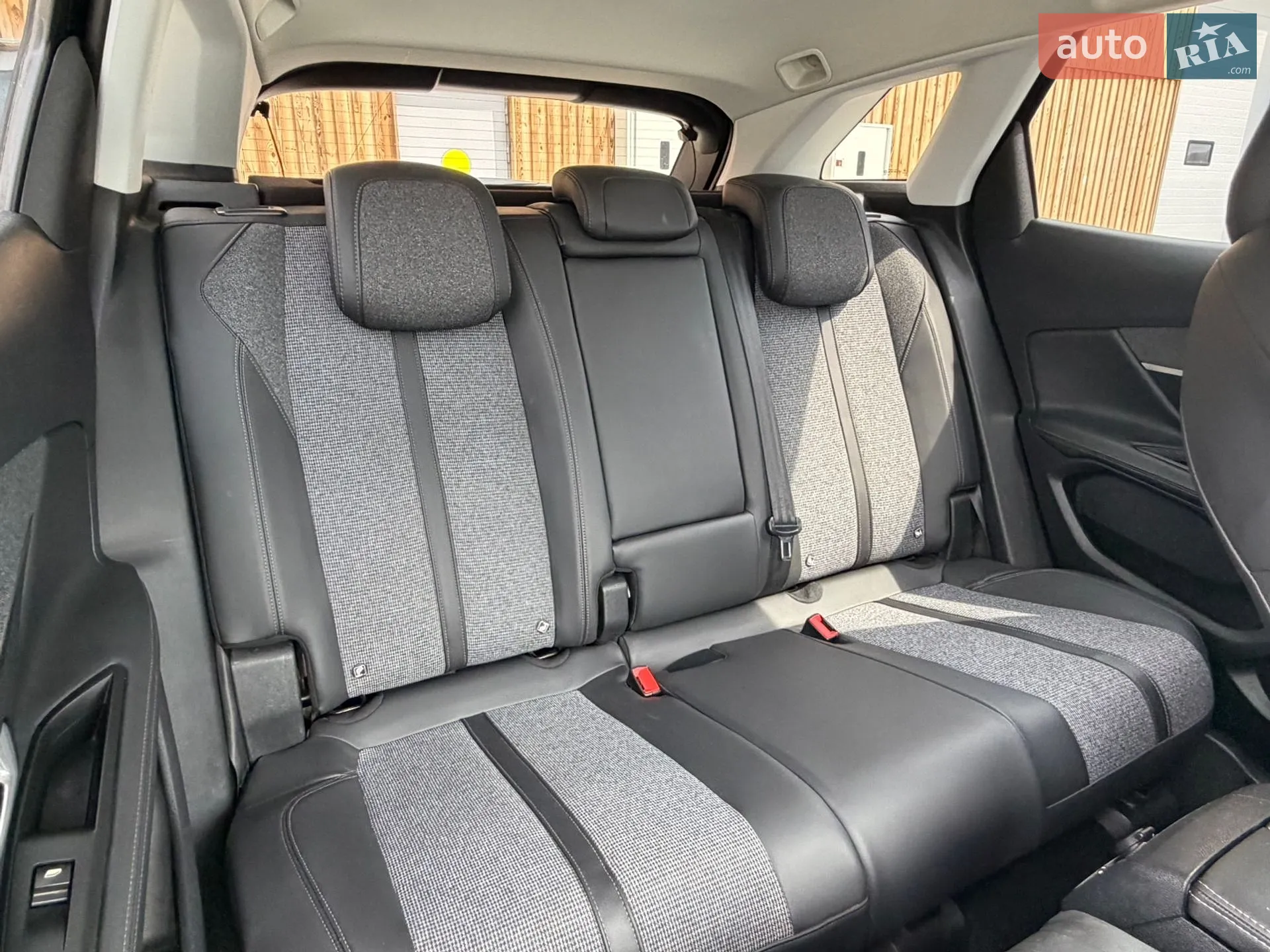 2017 Peugeot 3008 - мініатюра 31
