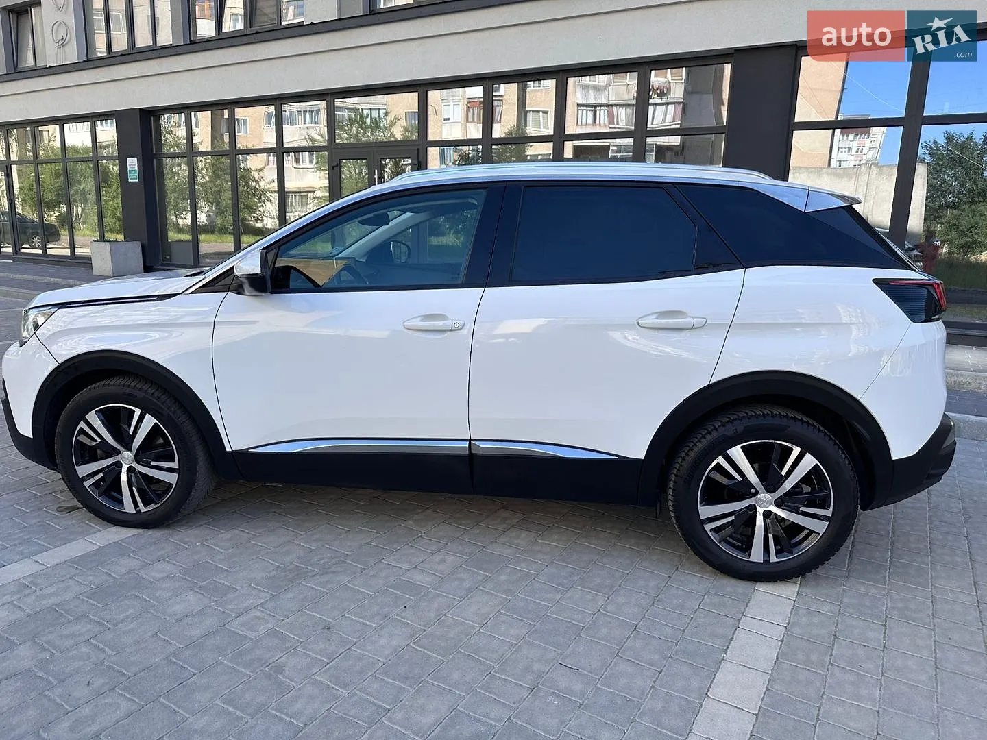 2017 Peugeot 3008 - мініатюра 3