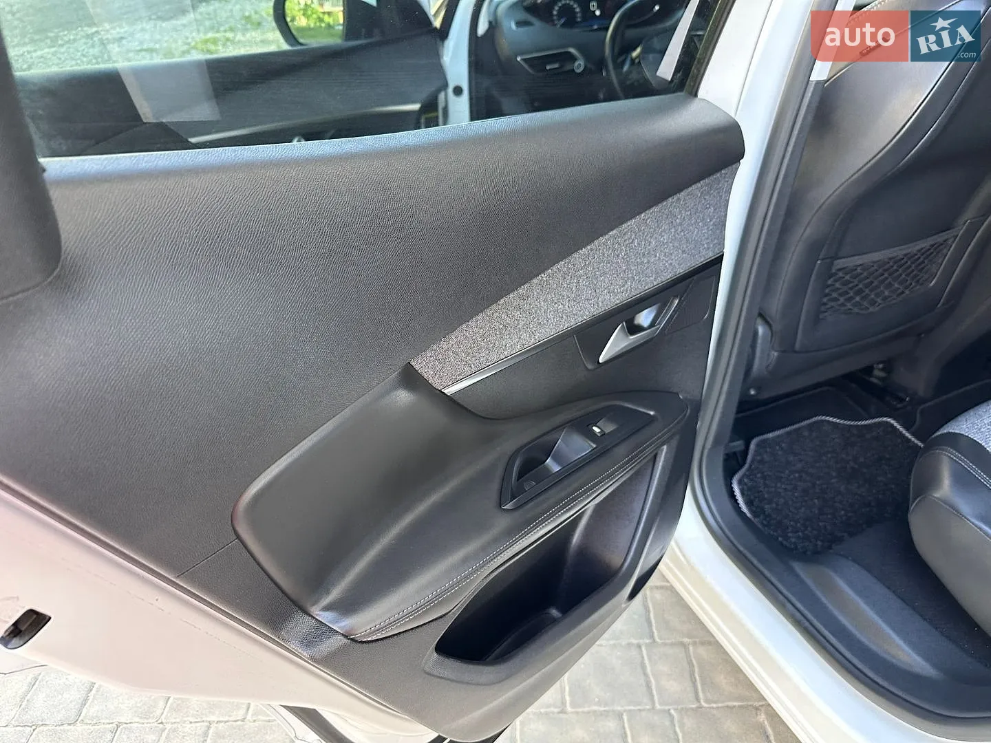 2017 Peugeot 3008 - мініатюра 32