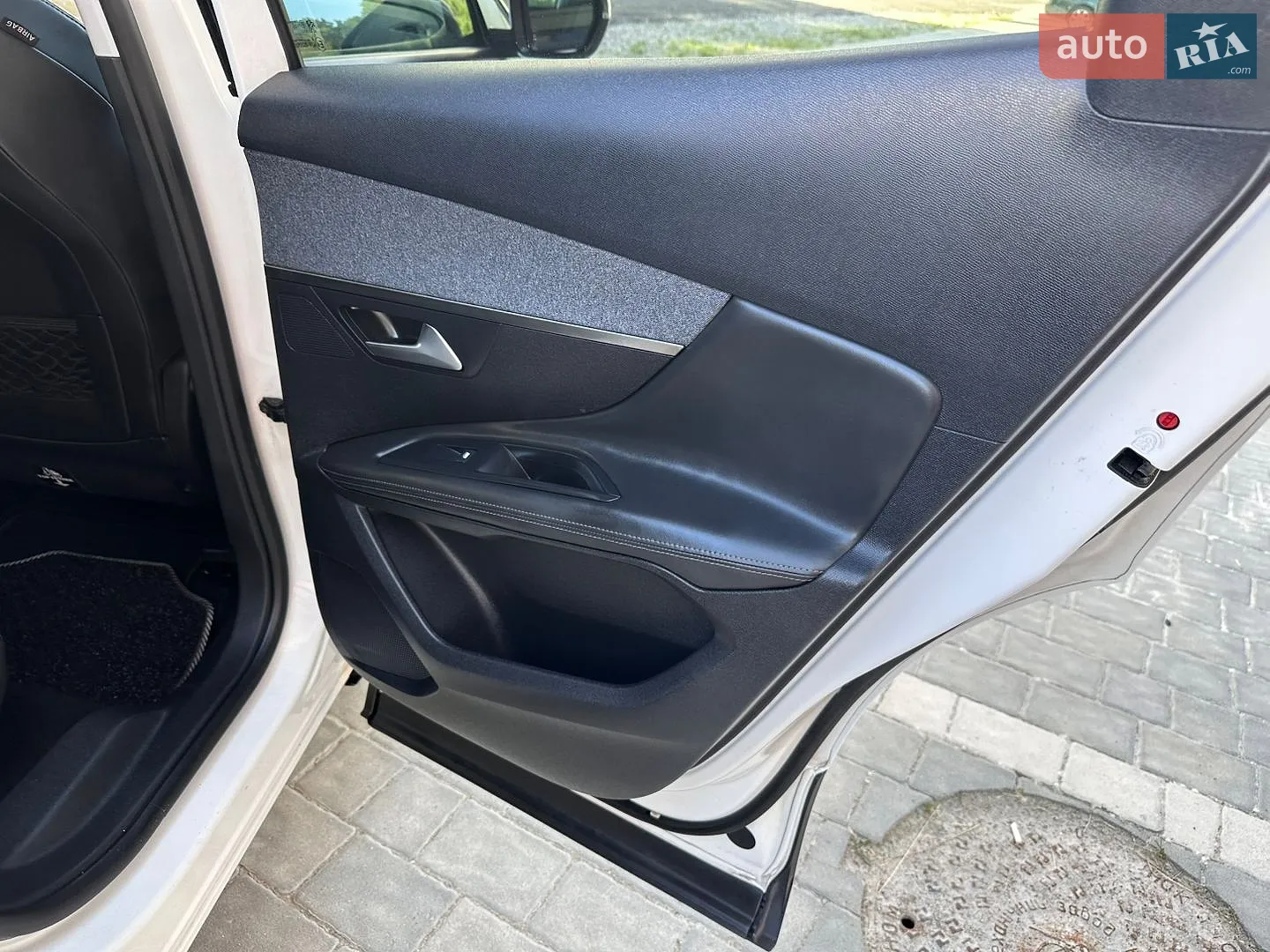 2017 Peugeot 3008 - мініатюра 40