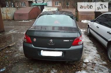 Седан Peugeot 301 2015 в Ровно