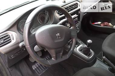 Седан Peugeot 301 2015 в Ровно