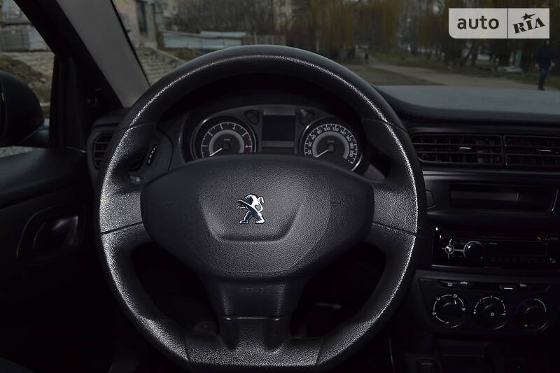 Седан Peugeot 301 2013 в Києві