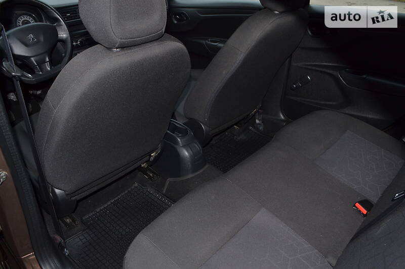 Седан Peugeot 301 2013 в Києві