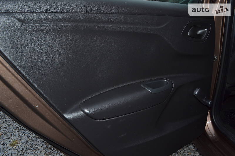 Седан Peugeot 301 2013 в Києві
