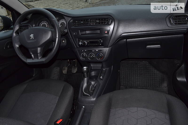 Седан Peugeot 301 2013 в Києві