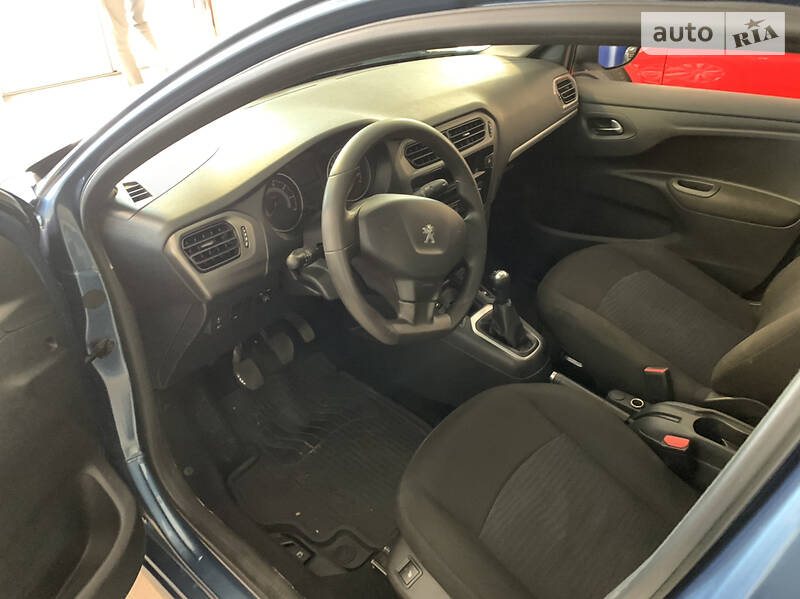 Седан Peugeot 301 2015 в Києві