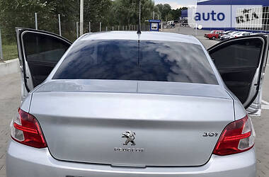 Седан Peugeot 301 2013 в Сумах