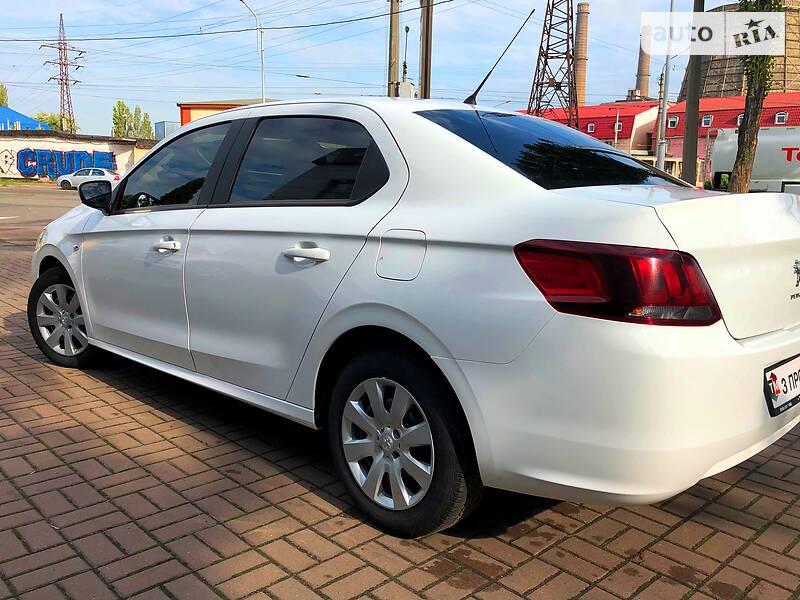 Седан Peugeot 301 2017 в Києві