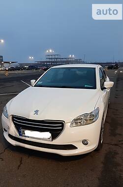 Седан Peugeot 301 2013 в Києві