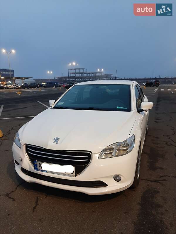 Седан Peugeot 301 2013 в Киеве