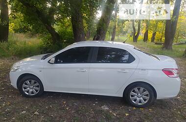 Седан Peugeot 301 2013 в Сумах