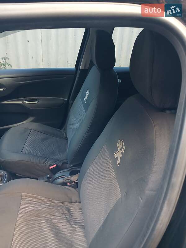 Седан Peugeot 301 2013 в Харкові