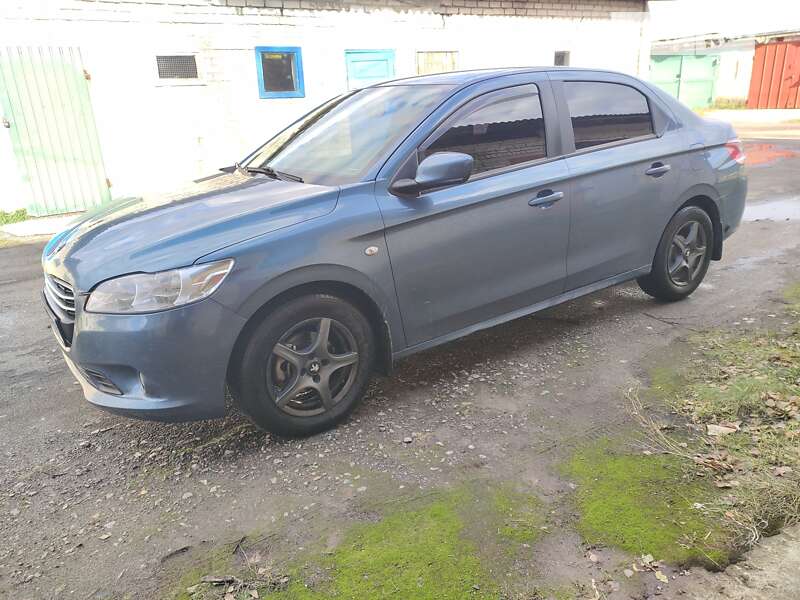 Седан Peugeot 301 2013 в Харькове