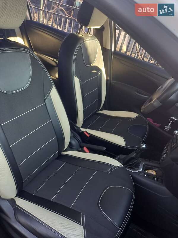 Седан Peugeot 301 2013 в Дніпрі