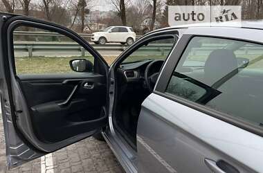 Седан Peugeot 301 2019 в Киеве